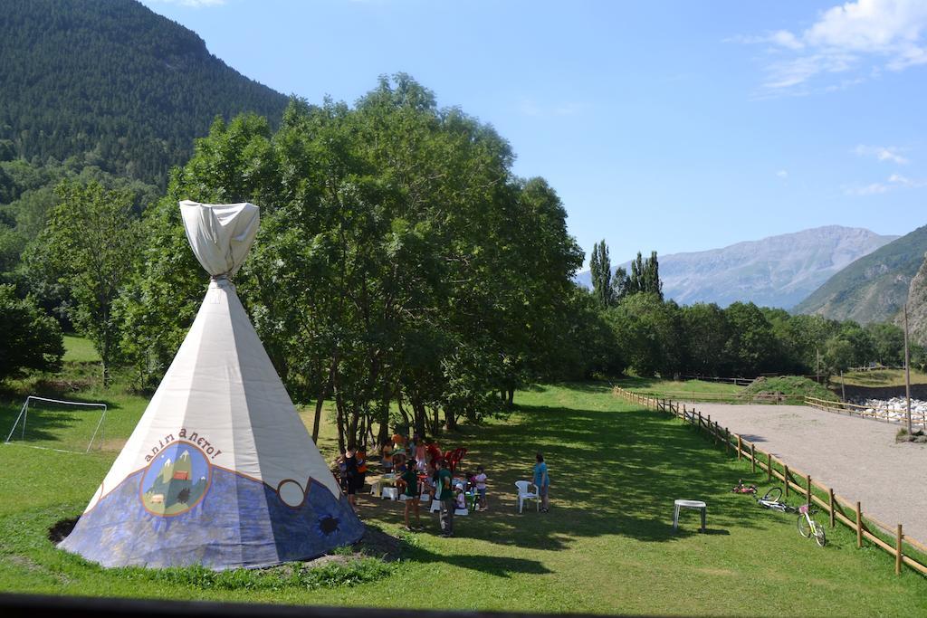 Camping Aneto Hotel Benasque Exterior foto